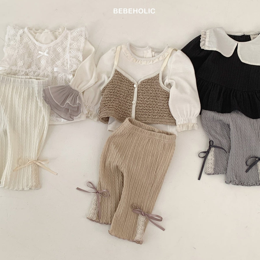 【bebeholic】　レースブーツカットパンツ