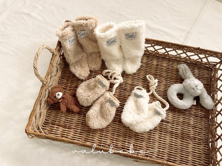 【valubebe】 Fluffy Winter Boots 25 (ブーツ)