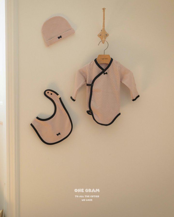 【one gram】 Rie bib  ※クーポン使用で表示価格よりさらに10%OFF！9月30日（火）23：59まで！クーポンコード：spt10
