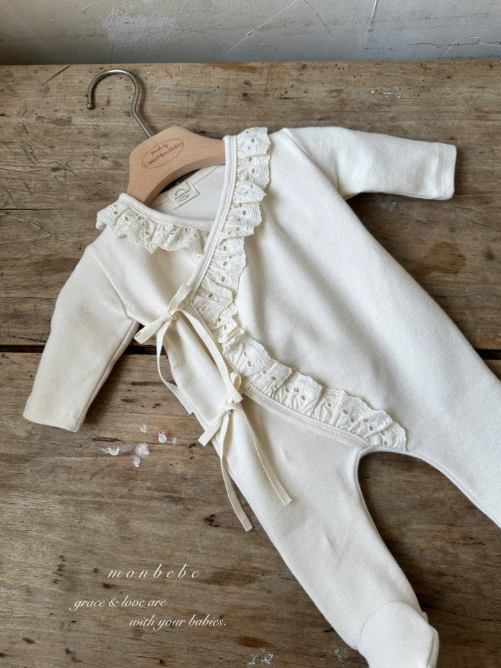 【monbebe】 Frill Cozy Suit