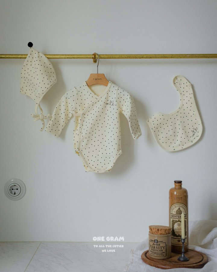 【one gram】 Milk bib  ※クーポン使用で表示価格よりさらに10%OFF！9月30日（火）23：59まで！クーポンコード：spt10