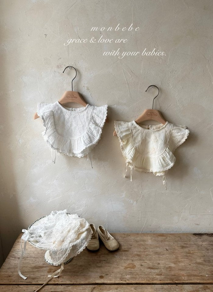 【monbebe】 Lace Frill bib