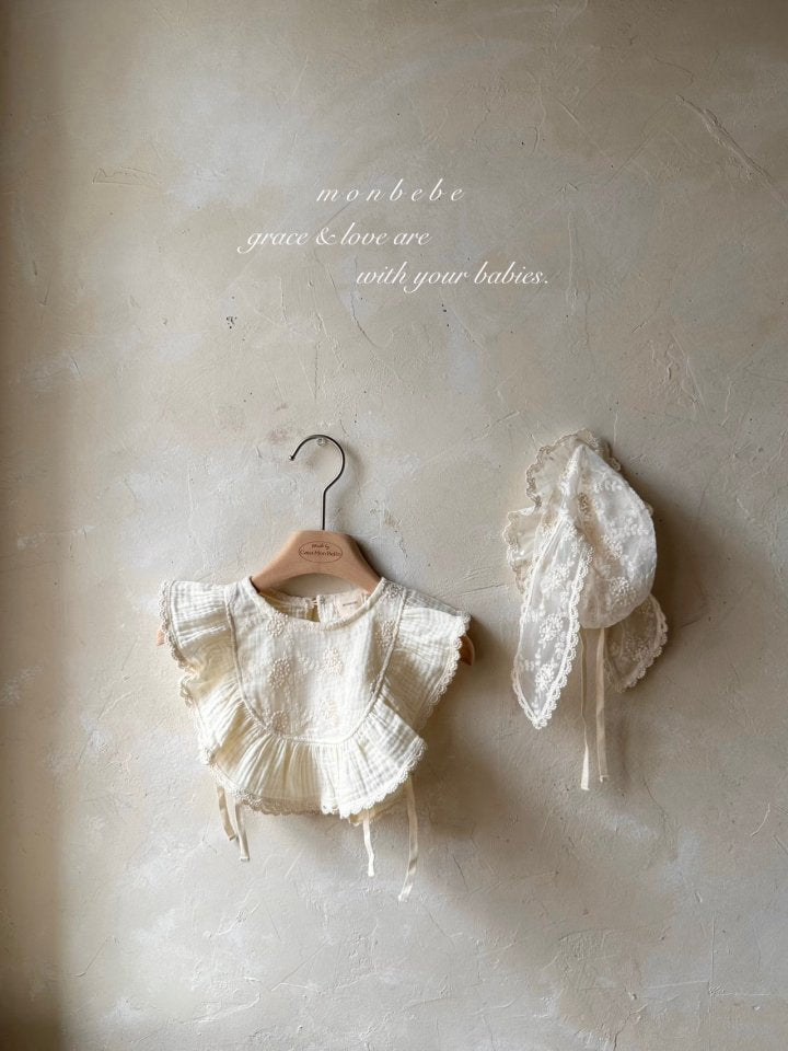 【monbebe】 Lace Frill bib