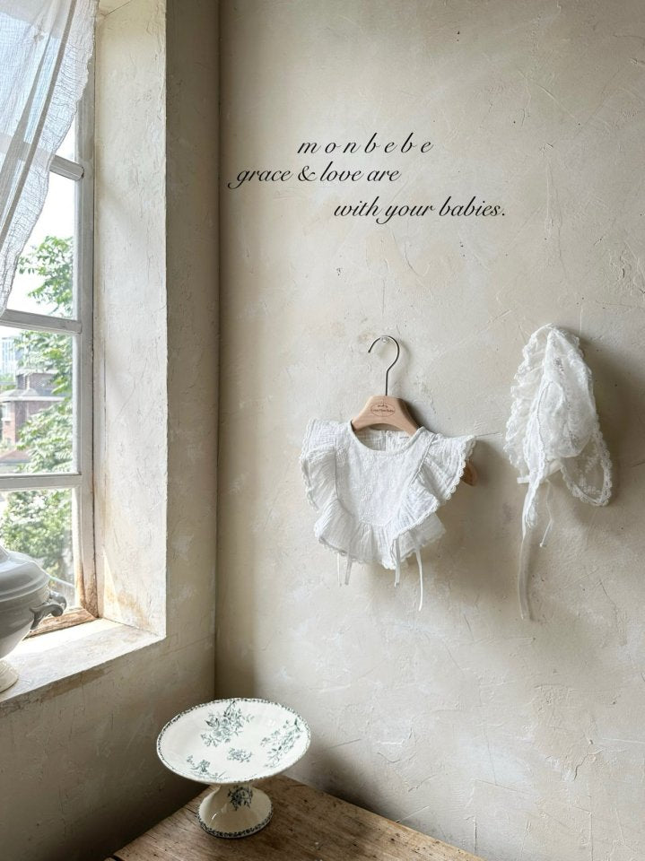 【monbebe】 Lace Frill bib