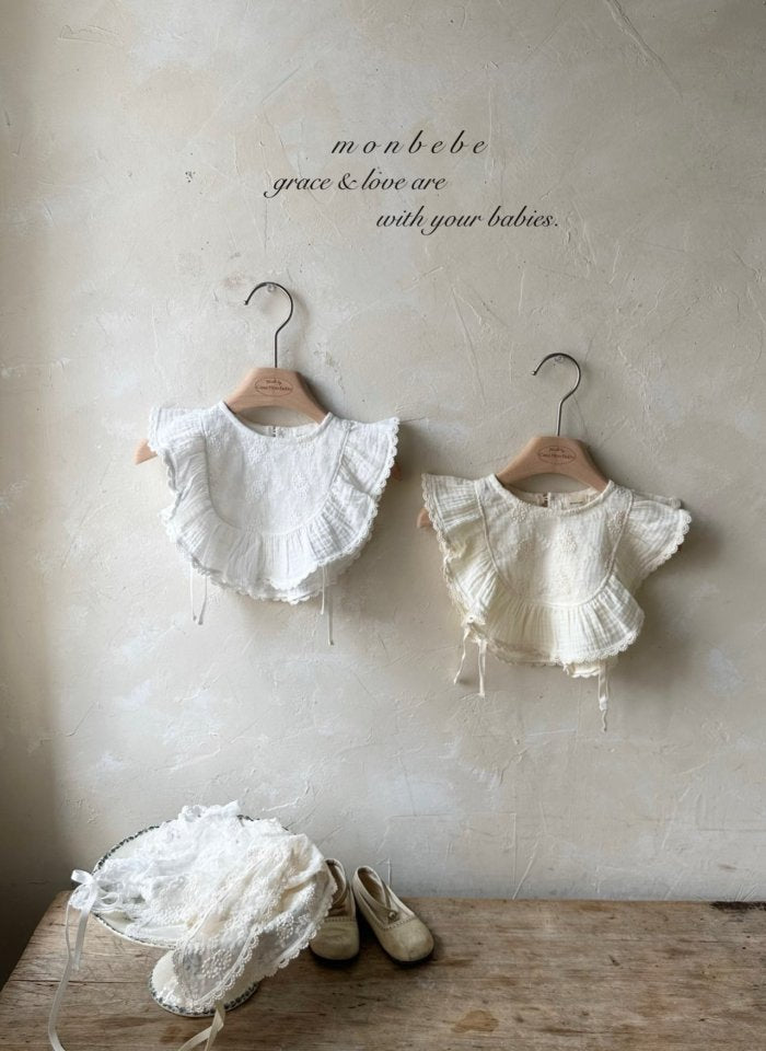 【monbebe】 Lace Frill bib