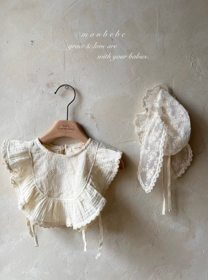 【monbebe】 Lace Frill bib