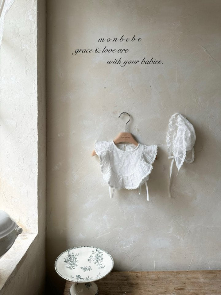 【monbebe】 Lace Frill bib