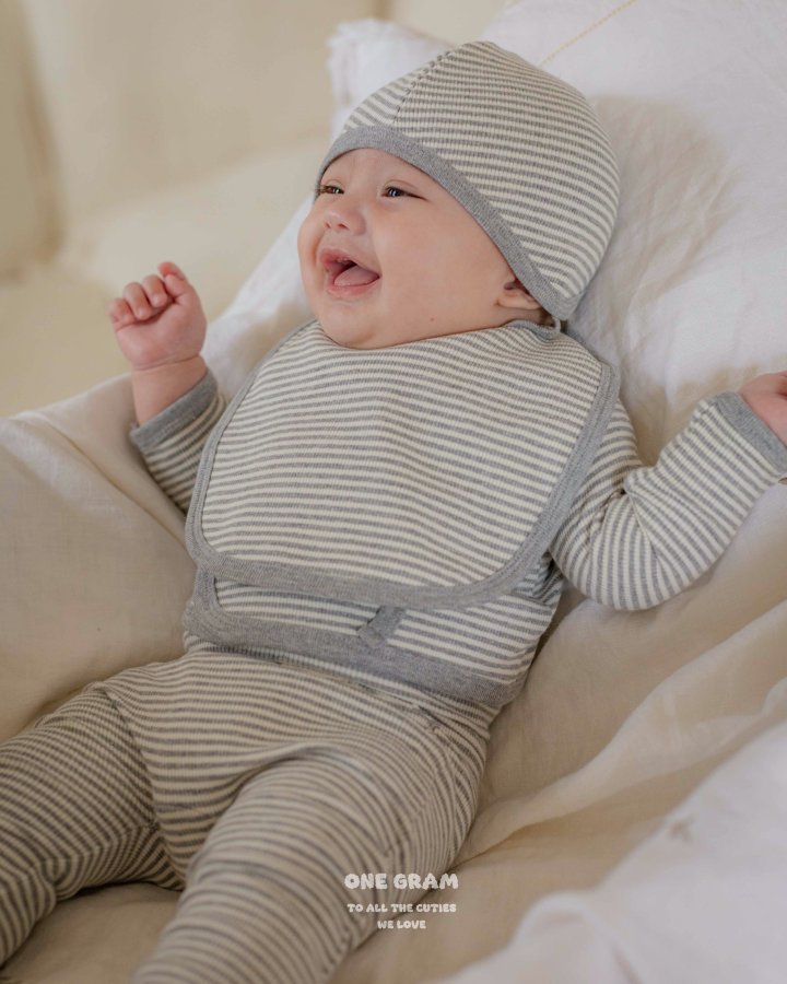 【one gram】 Sean top & Leggings Set  (2点セット)  ※クーポン使用で表示価格よりさらに10%OFF！9月30日（火）23：59まで！クーポンコード：spt10
