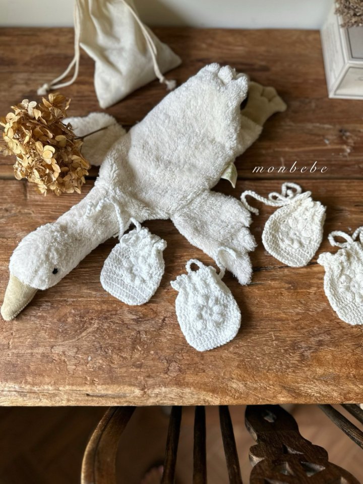 【monbebe】 Handmade mitten