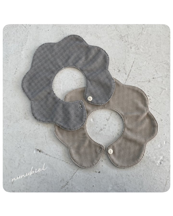 【nunubiel】 round bib