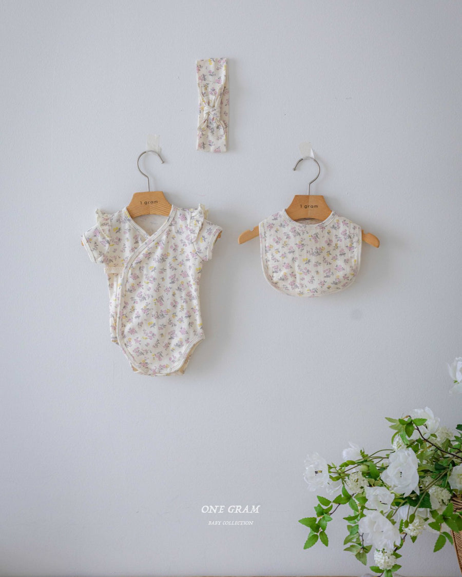 【one gram】 lily bib　　※クーポン使用で表示価格よりさらに10%OFF！4月20日（日）23：59まで！クーポンコード：april10