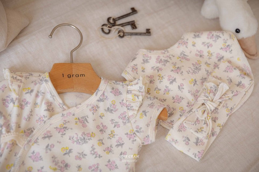 【one gram】 lily bib　　※クーポン使用で表示価格よりさらに10%OFF！4月20日（日）23：59まで！クーポンコード：april10