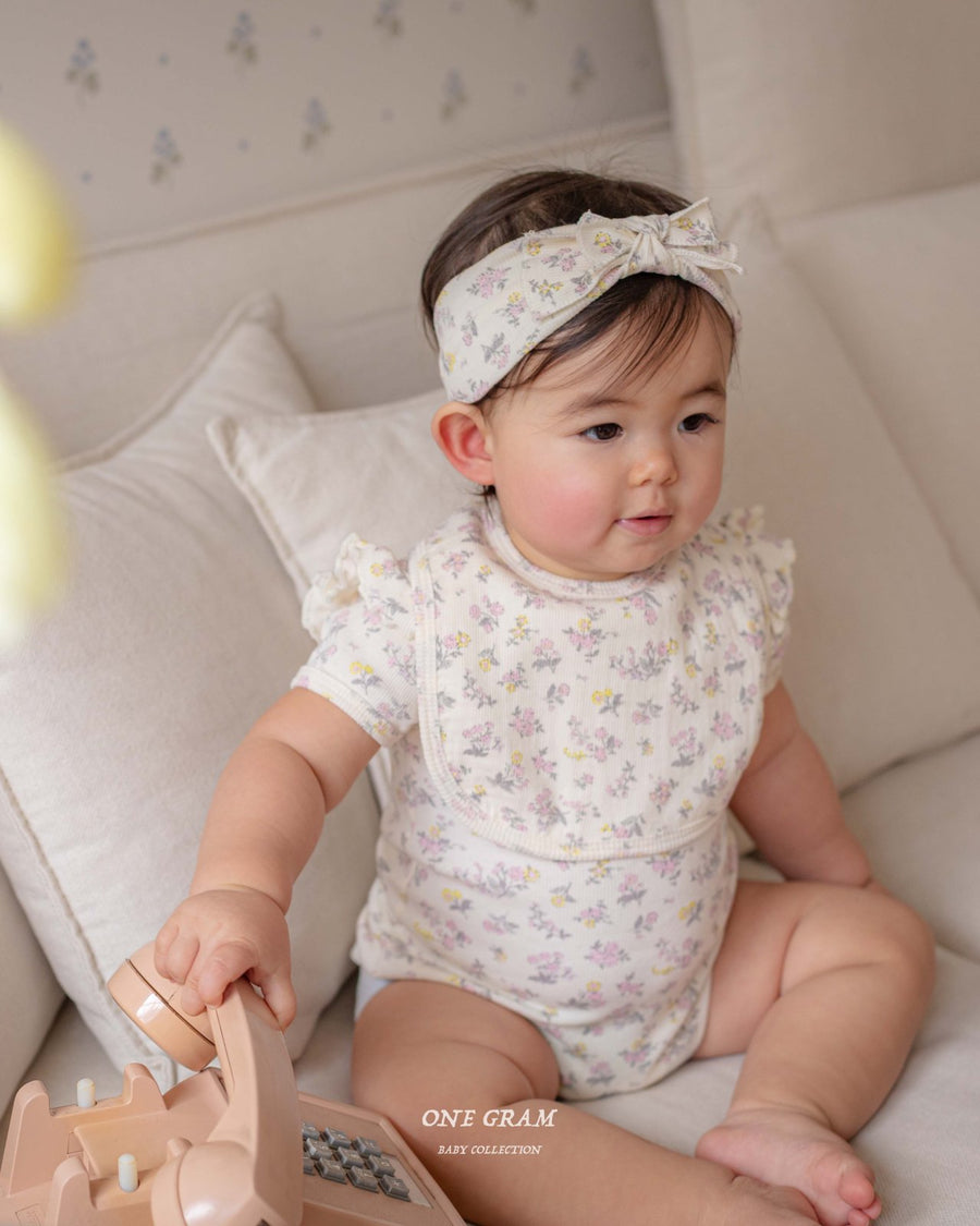 【one gram】 lily bib　　※クーポン使用で表示価格よりさらに10%OFF！4月20日（日）23：59まで！クーポンコード：april10
