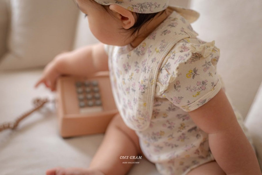 【one gram】 lily bib　　※クーポン使用で表示価格よりさらに10%OFF！4月20日（日）23：59まで！クーポンコード：april10