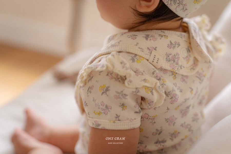 【one gram】 lily bib　　※クーポン使用で表示価格よりさらに10%OFF！4月20日（日）23：59まで！クーポンコード：april10