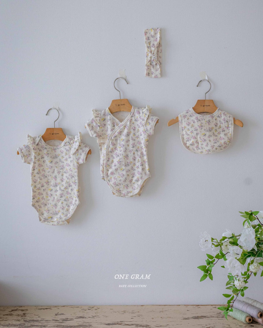 【one gram】 lily bib　　※クーポン使用で表示価格よりさらに10%OFF！4月20日（日）23：59まで！クーポンコード：april10