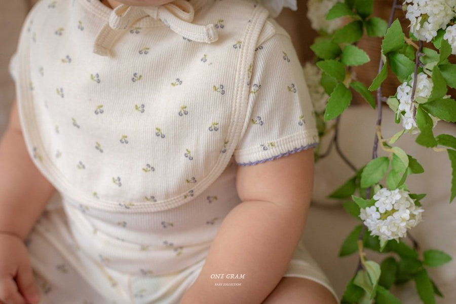 【one gram】 cherry bib  ※クーポン使用で表示価格よりさらに10%OFF！4月20日（日）23：59まで！クーポンコード：april10