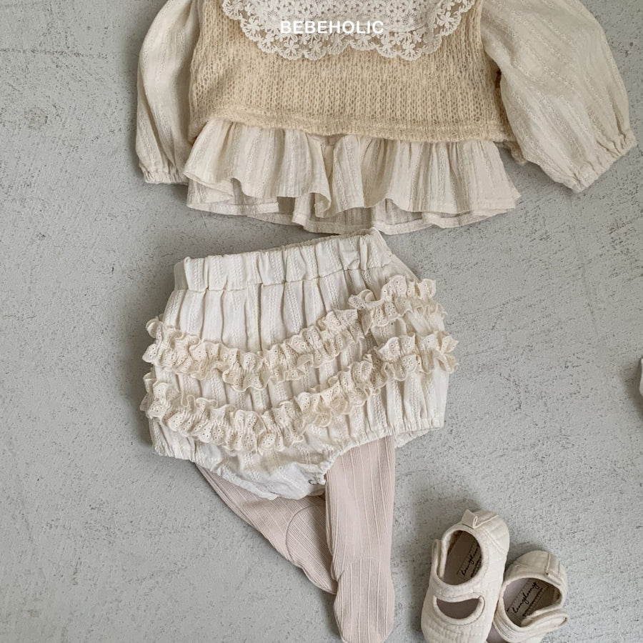 【bebeholic】 Creamy Lace Bloomer