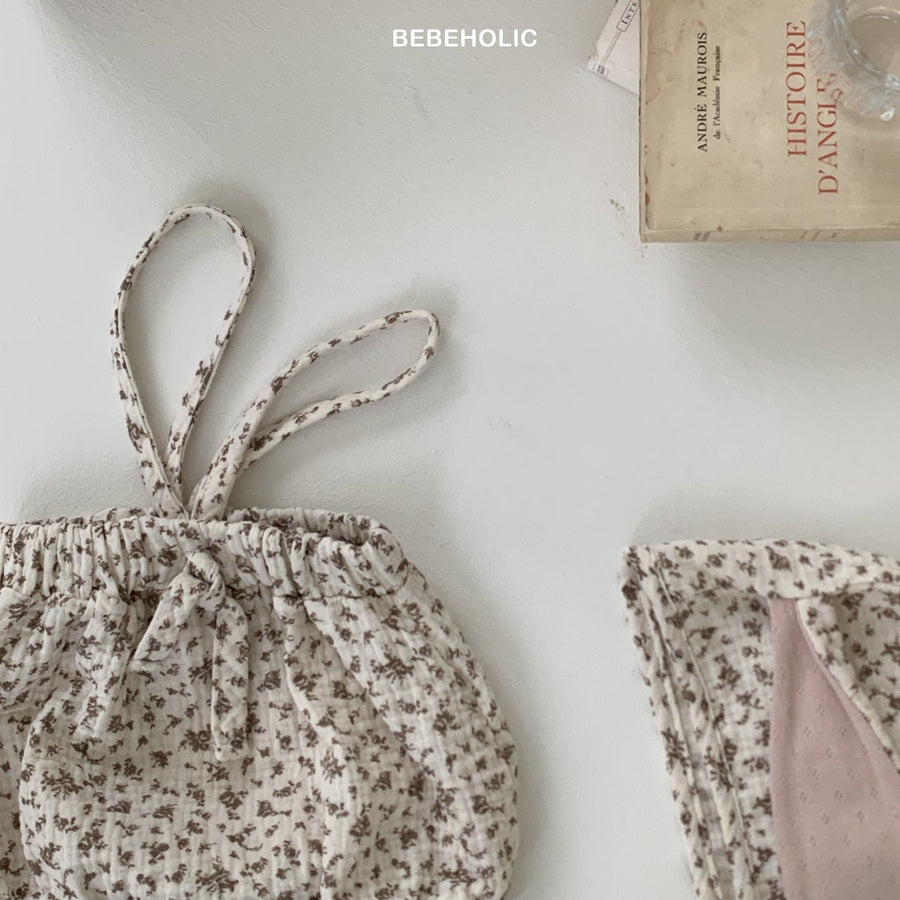 【bebeholic】 Rabbit Bonnet Set