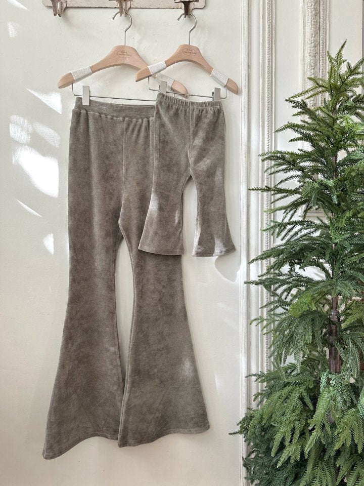 【monbebe】 Golden spandex bootcut pants (for mom)