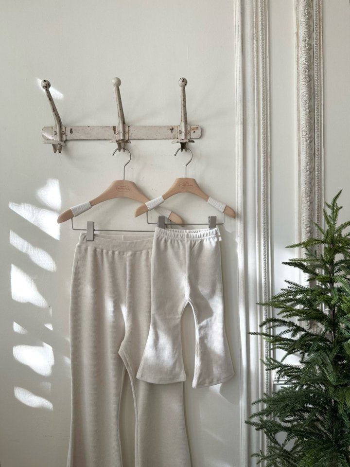 【monbebe】 Golden spandex bootcut pants (for mom)