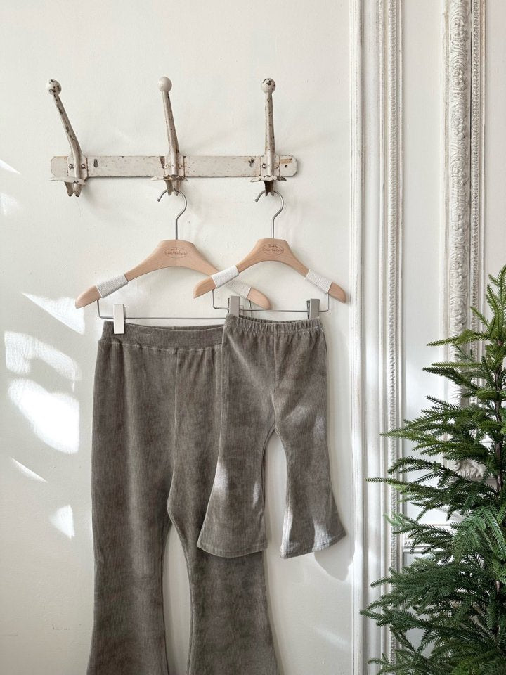 【monbebe】 Golden spandex bootcut pants (for mom)