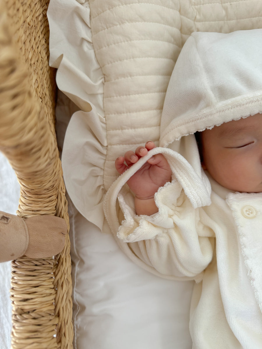 【monbebe】 ベロアスノーグローリーロンパース