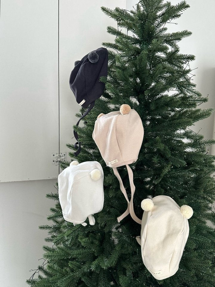 【monbebe】 Pom Pom Bonnet