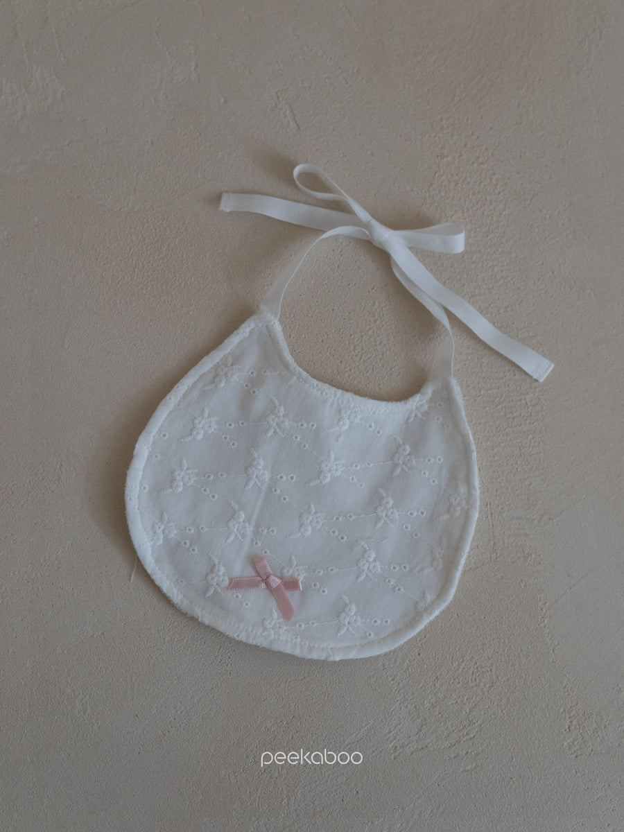 NEW【peekaboo】Ribbon Bib　（スタイ）