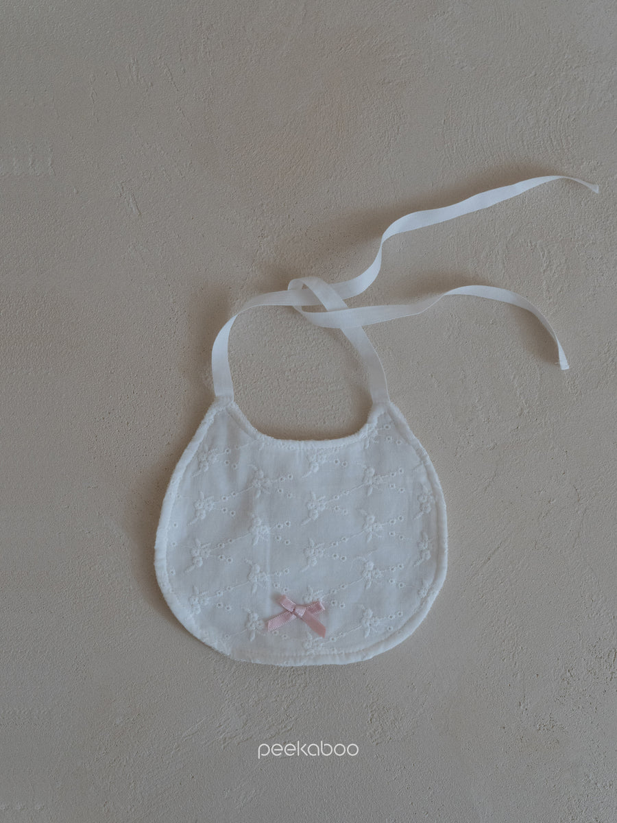 NEW【peekaboo】Ribbon Bib　（スタイ）